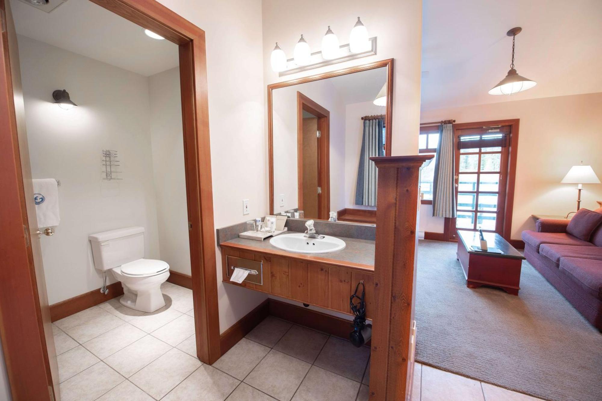 April Point Resort Quathiaski Cove Extérieur photo