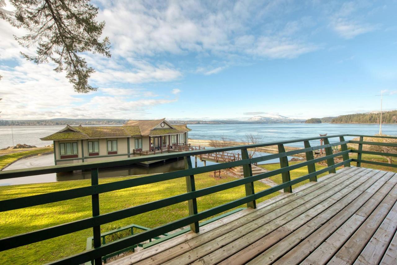 April Point Resort Quathiaski Cove Extérieur photo