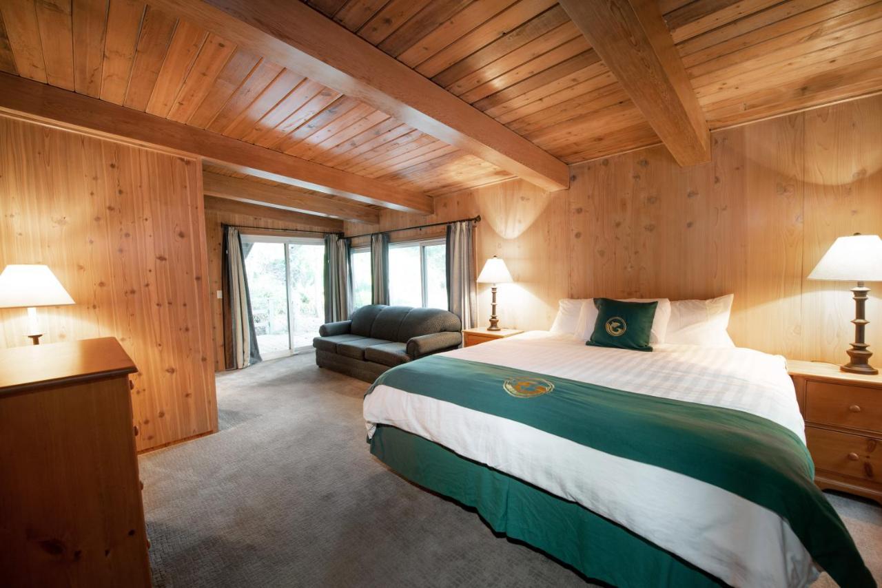April Point Resort Quathiaski Cove Extérieur photo